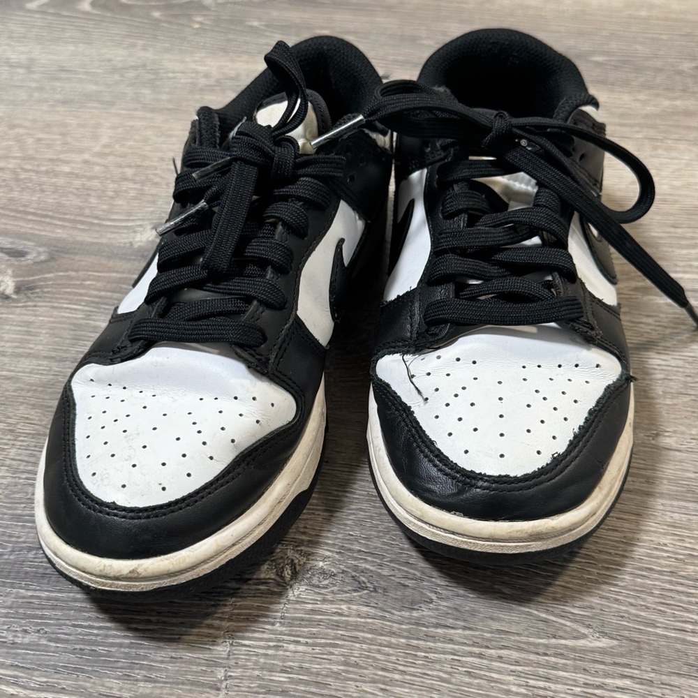 Nike Panda Dunks Size 6.5Y - Picture 2 of 11